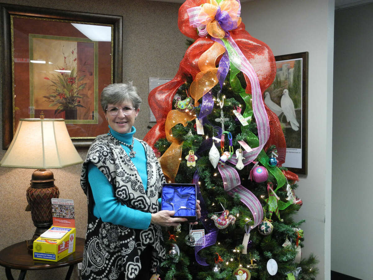 Cinde Ebeling, Plainview, cancer survivor and longtime volunteer for the American Cancer Society, is this year’s Tree of Hope honoree. She holds the Shining Star award presented by the American Cancer Society.