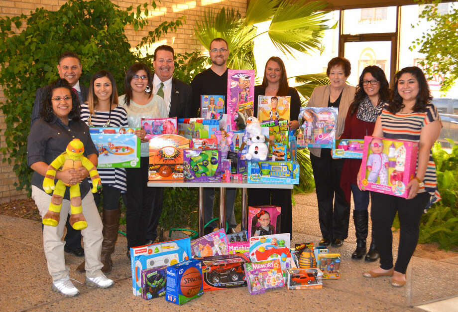 Reagor Dykes Plainview Texas >> Crisis Center receives toys from Reagor Dykes employees ... Reagor Dykes Plainview Texas >> Crisis Center receives toys from Reagor Dykes employees ...