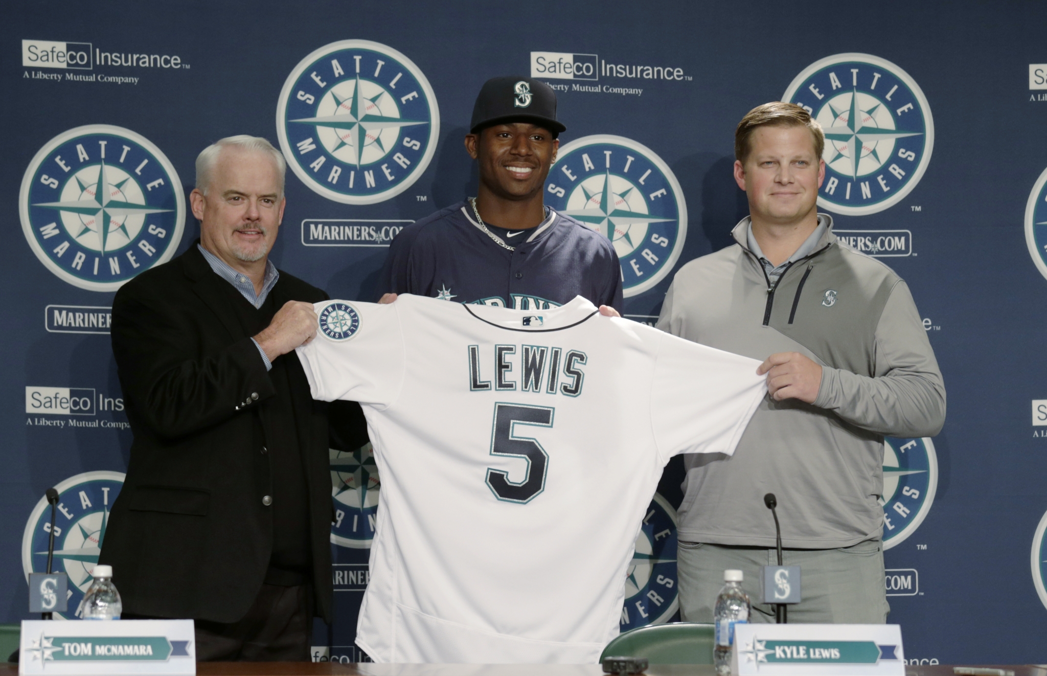 Mariners firstround pick Kyle Lewis suffers 'heartbreaking' knee