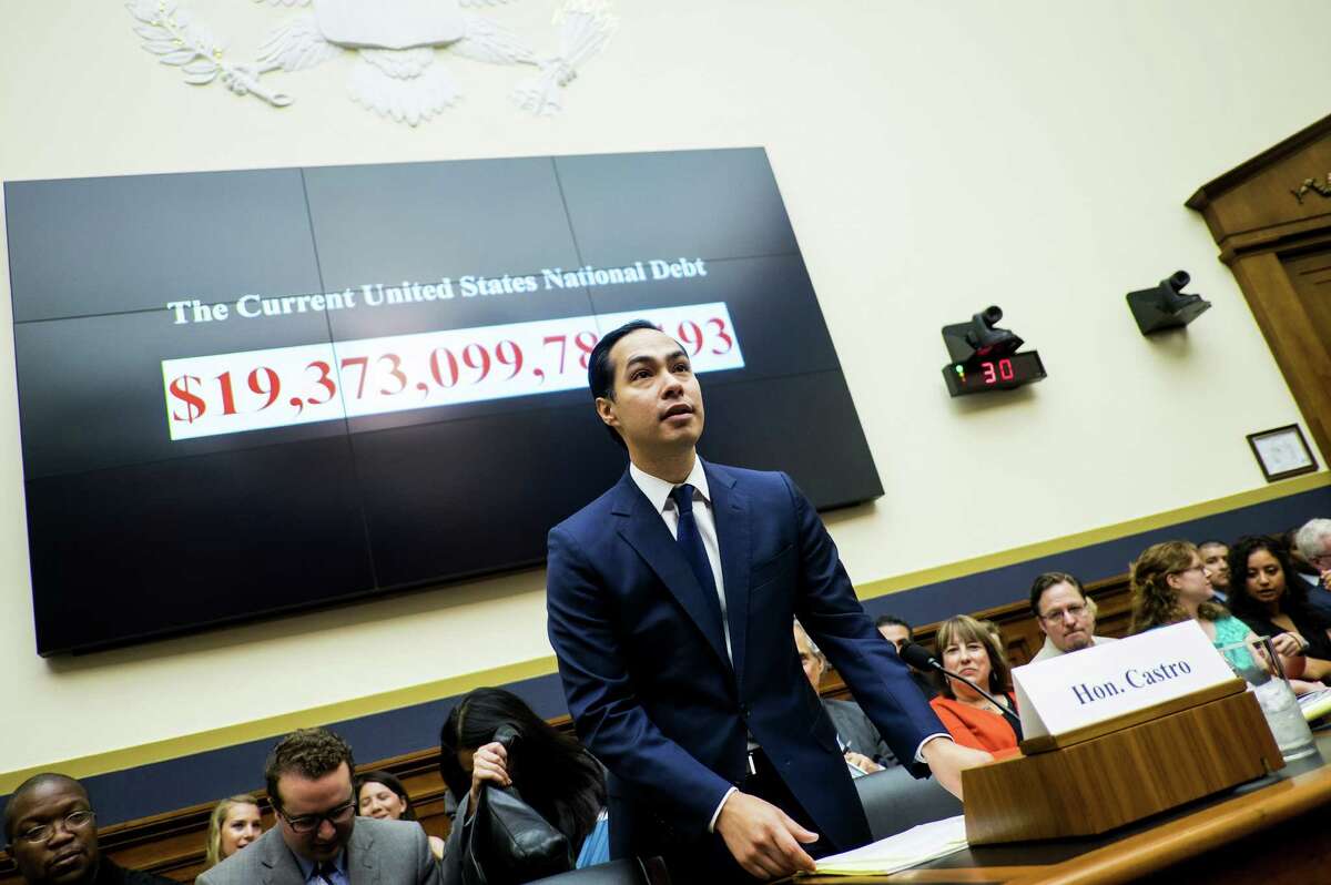 Julian Castro, secretary of U.S. Housing and Urban Development (HUD), speaks during a House Financial Services Committee hearing in Washington, D.C., U.S., on Wednesday, July 13, 2016. Distressed Asset Stabilization Program recoveries were 16% higher than recoveries on assets conveyed through traditional foreclosure action in last fiscal year, Castro said. Photographer: Pete Marovich/Bloomberg