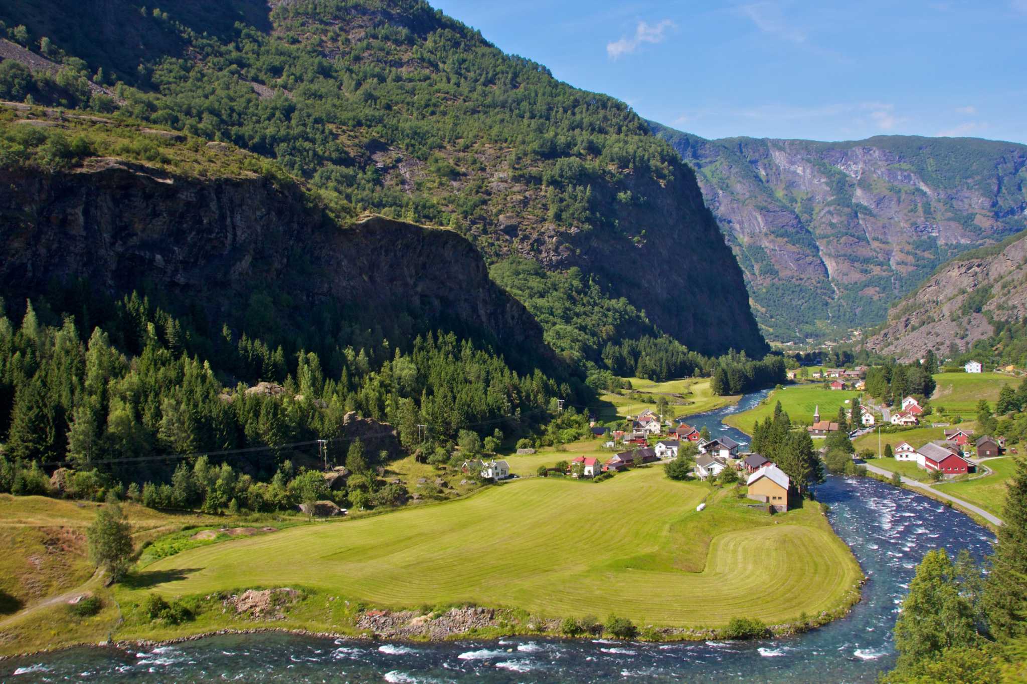 norway-in-a-nutshell-from-fjords-to-mountaintops