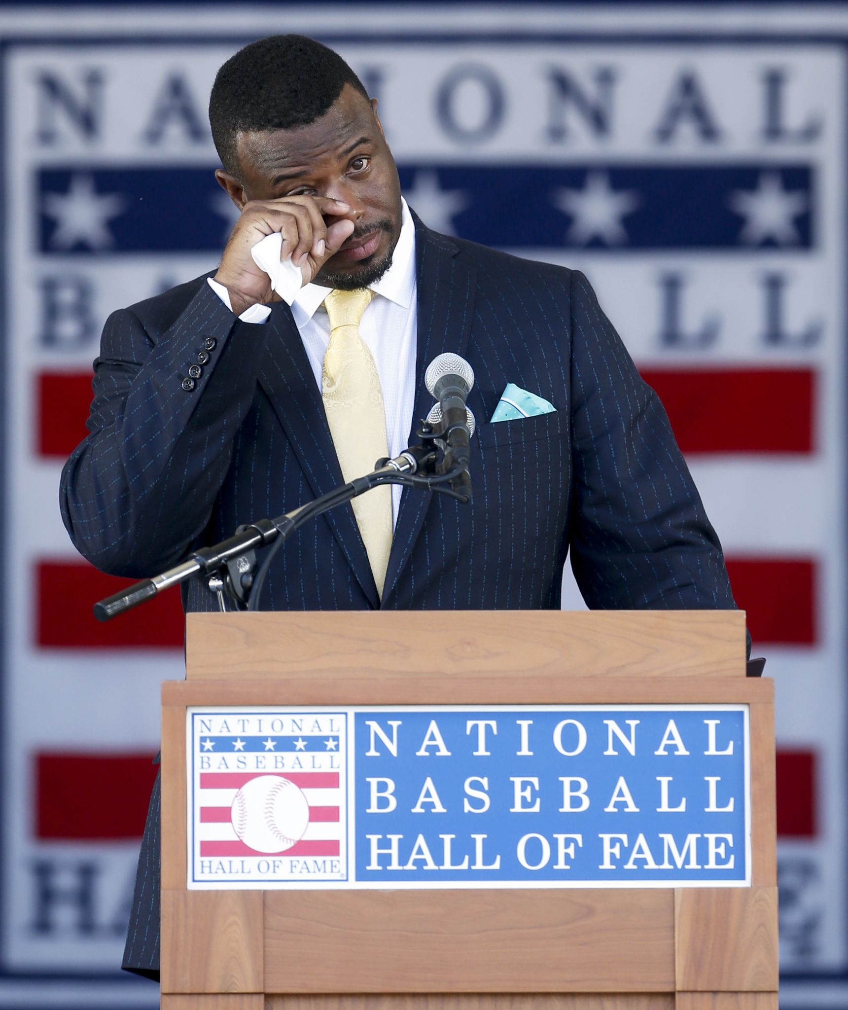 Ken Griffey Jr Wore an Amazing Suit During Hall of Fame Induction