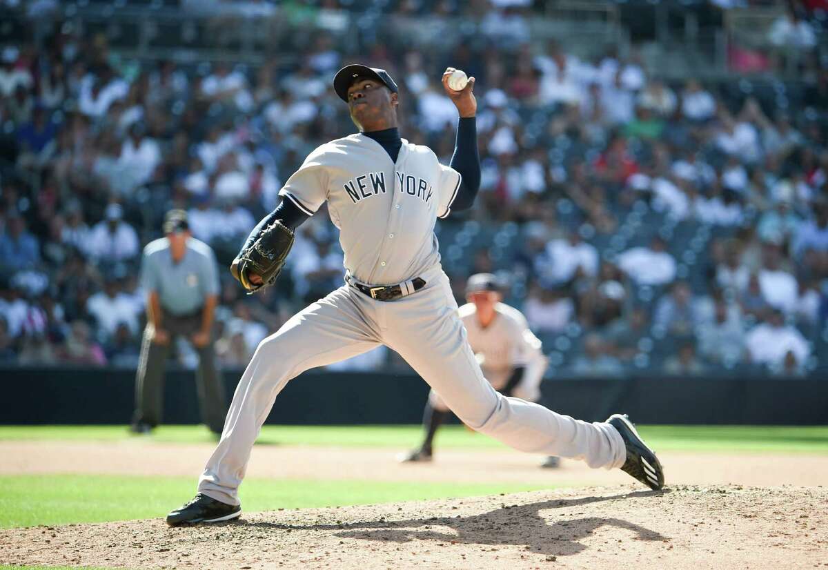 Yankees' Aroldis Chapman shows off massive muscles in workout