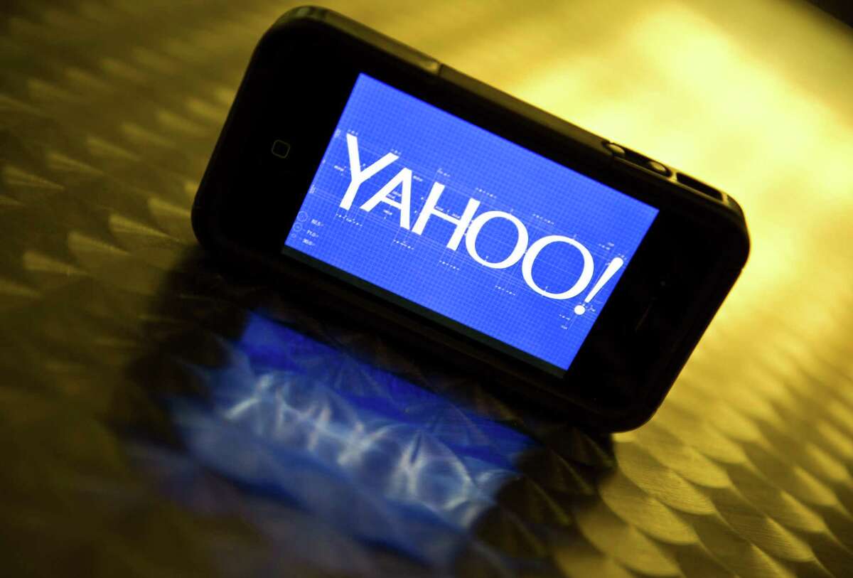 Yahoo has agreed to sell its core business to telecom giant Verizon for $4.8 billion, ending a 20-year run by the internet pioneer as an independent company.
