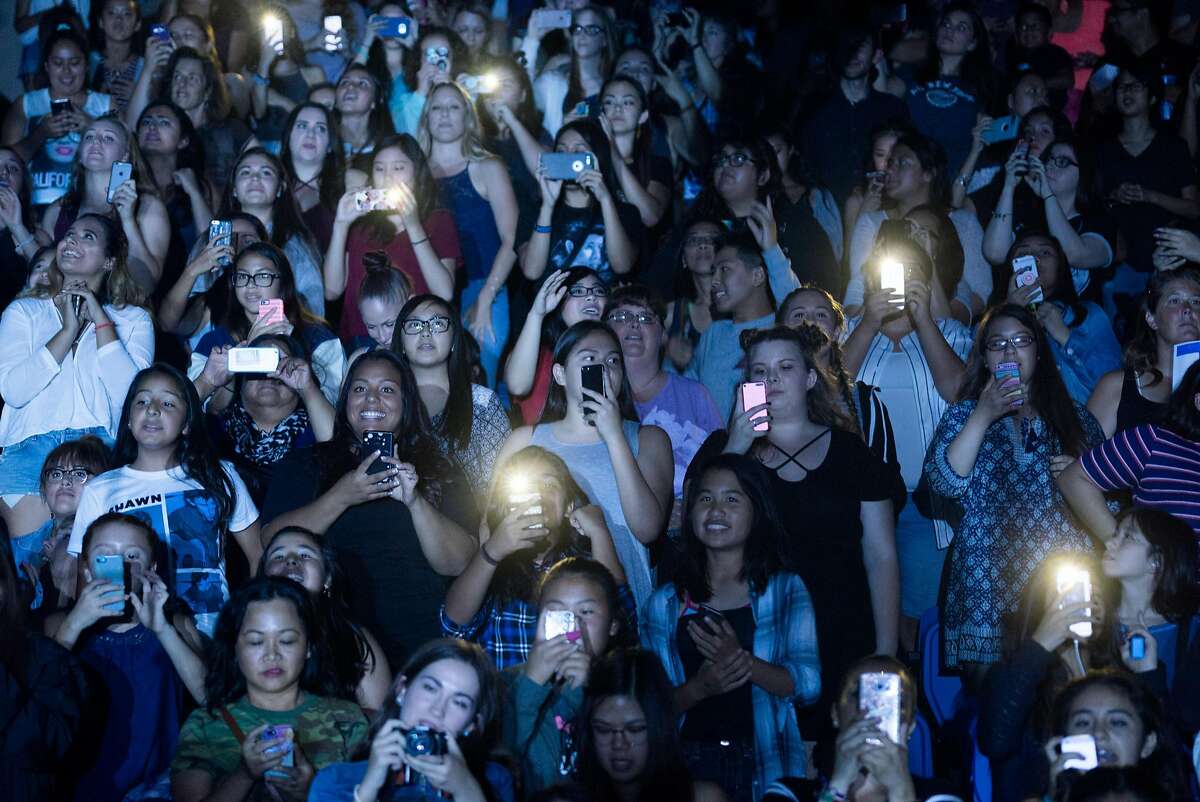 Shawn Mendes is divine for young San Jose crowd