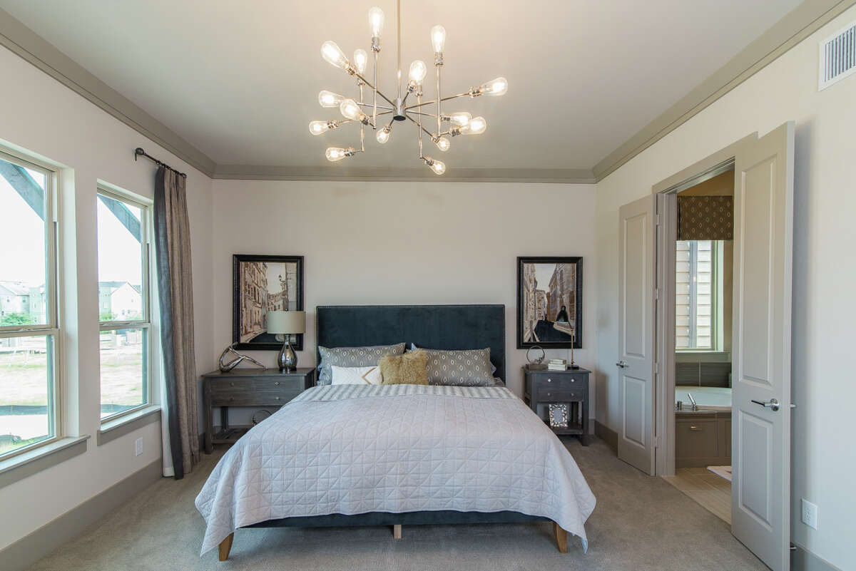 Suburban homebuilder develops Greater Heights neighborhood of luxury