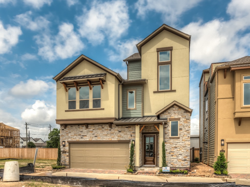 Suburban homebuilder develops Greater Heights neighborhood of luxury