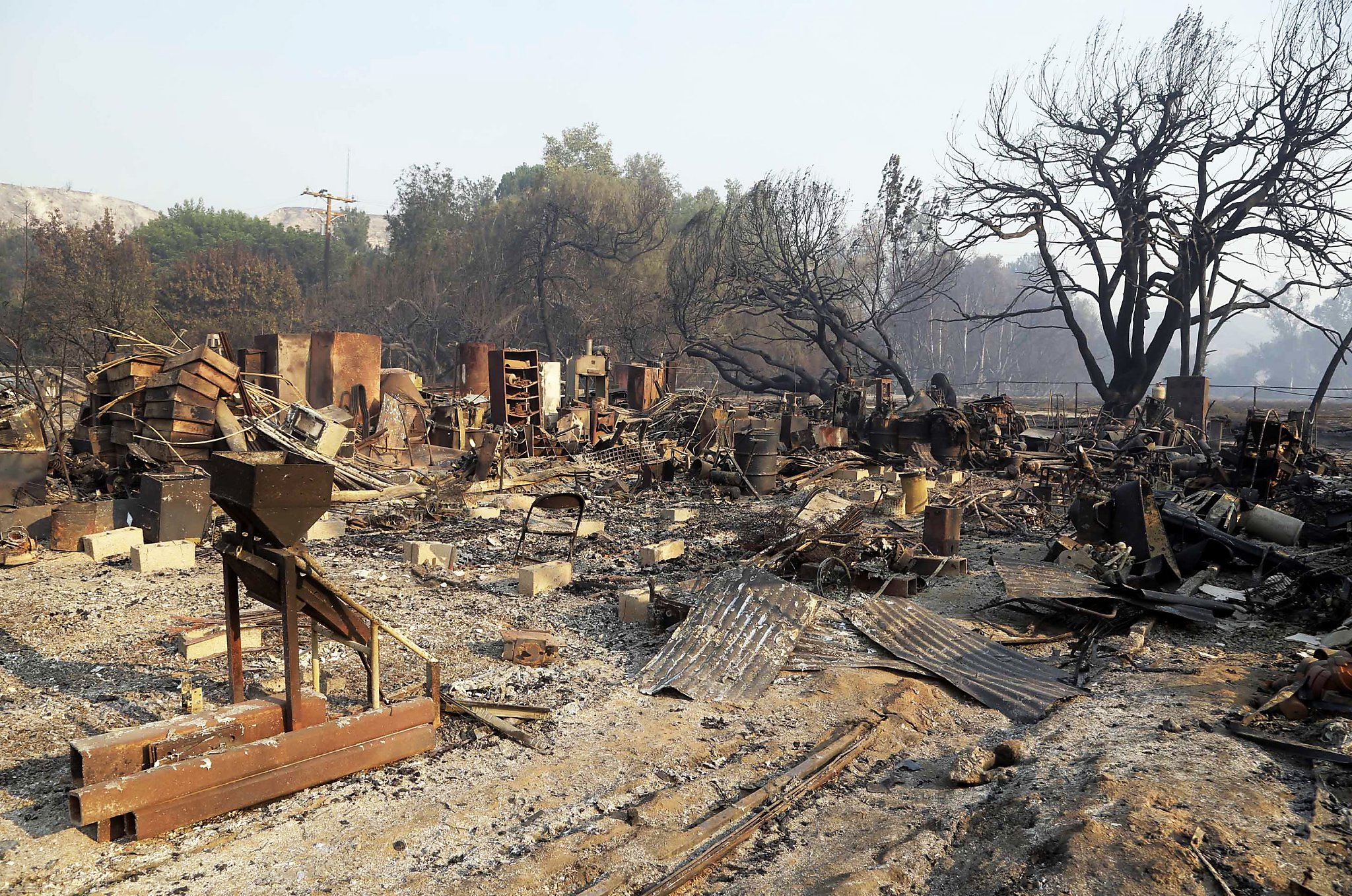Most evacuation orders lifted for Los Angeles County wildfire