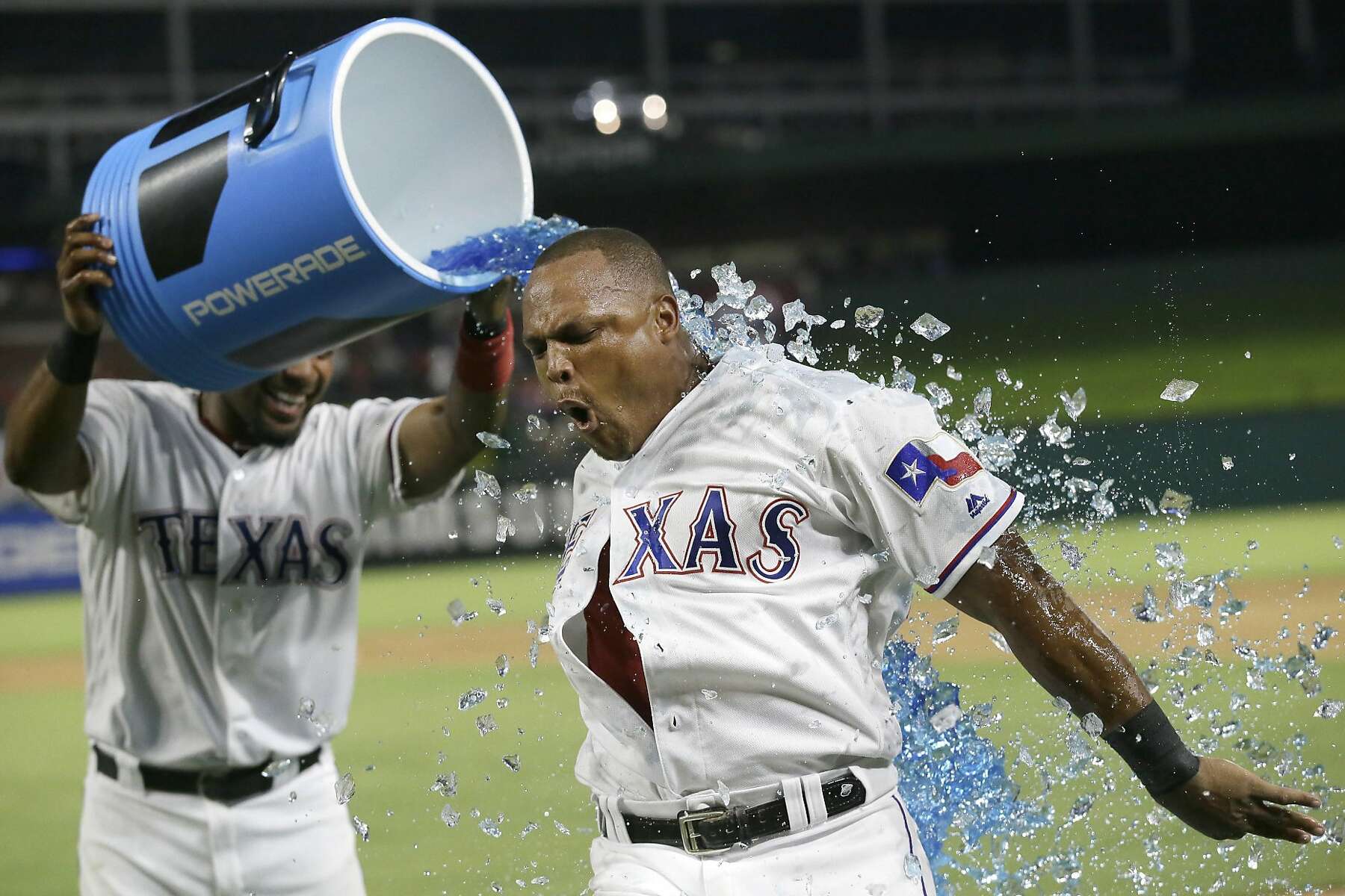 Adrian Beltre crushes walk-off home run in 10th 