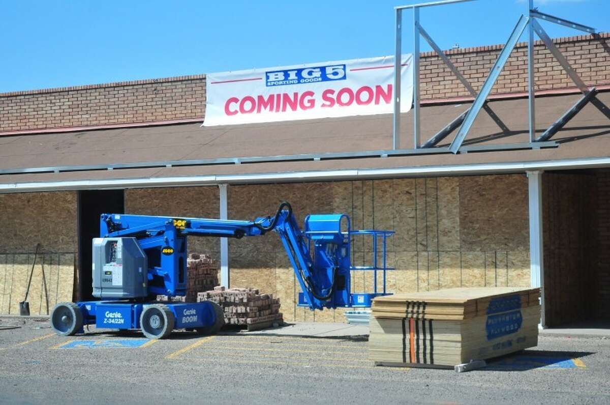 Big 5 New sporting goods store opening soon