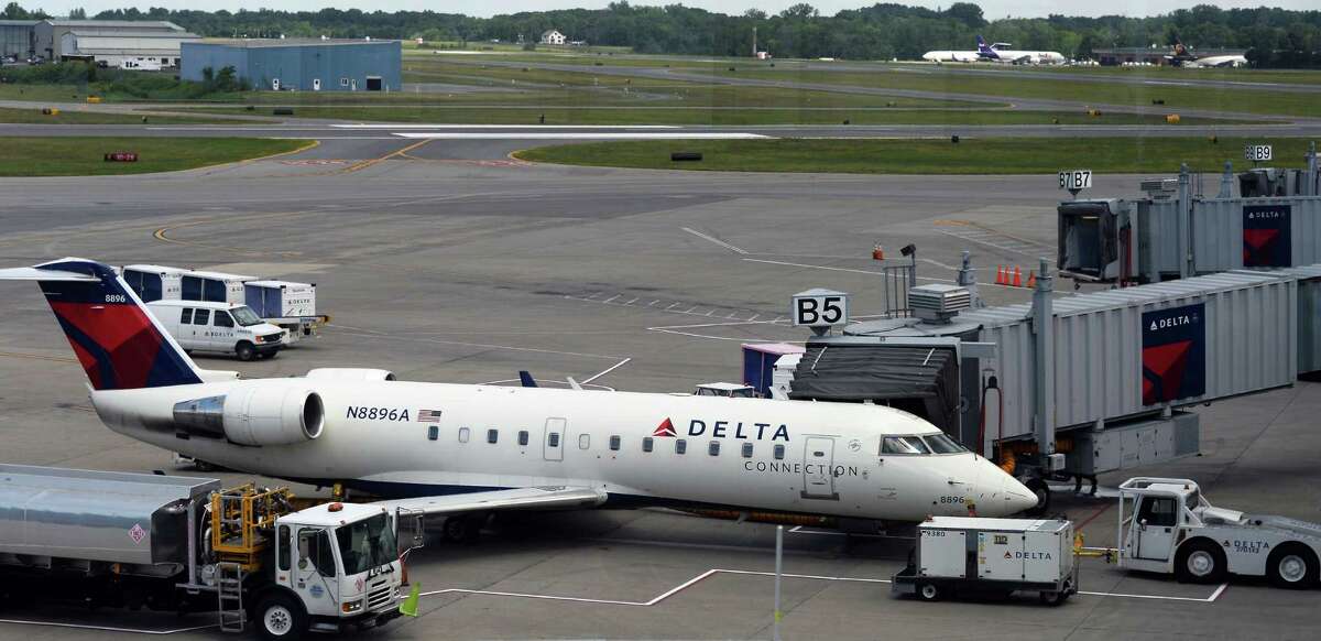 AlbanytoPittsburgh flights to begin this month