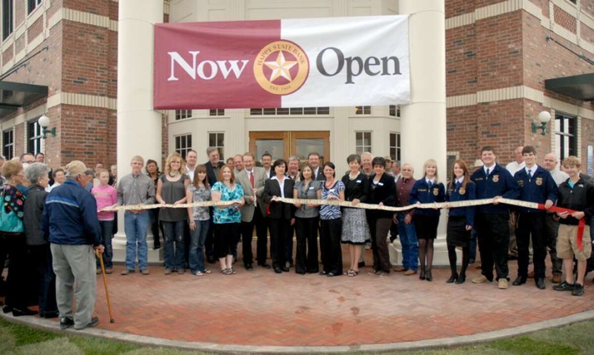 Happy State Bank opens Plainview branch