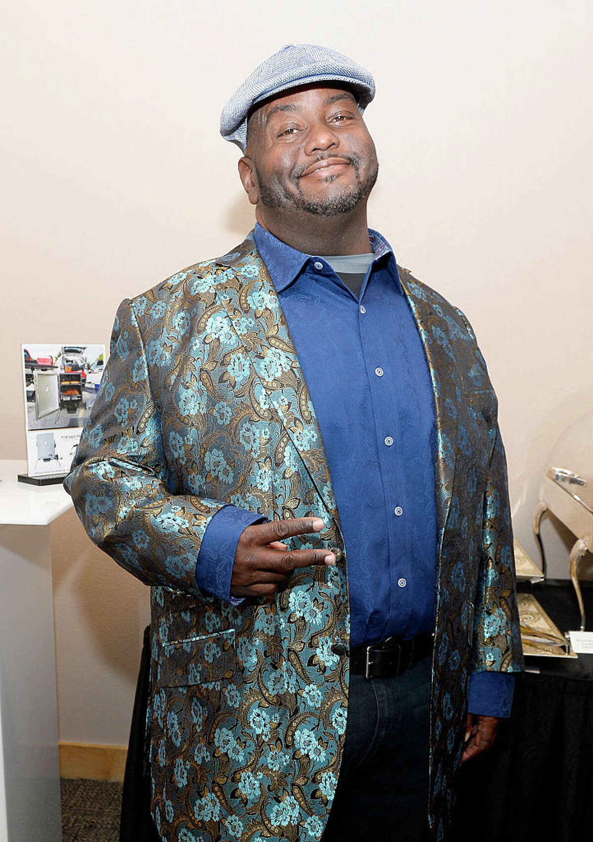 After going public with his weight loss surgery in February, comedian Lavell Crawford presented at the 2016 Neighborhood Awards over the weekend seemingly a new man physically.