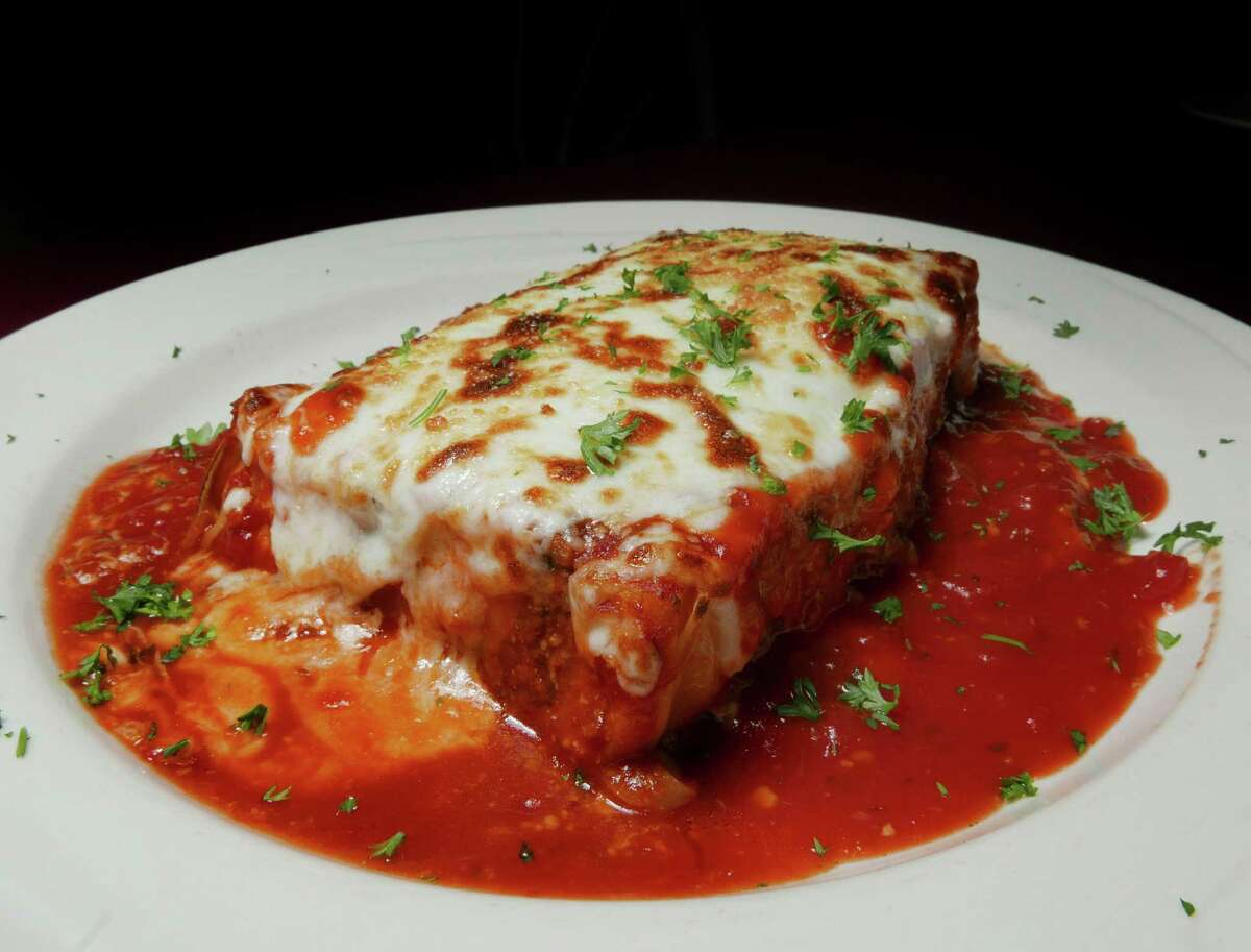 Restaurant review How Pompeii Italian Grill keeps regulars coming back