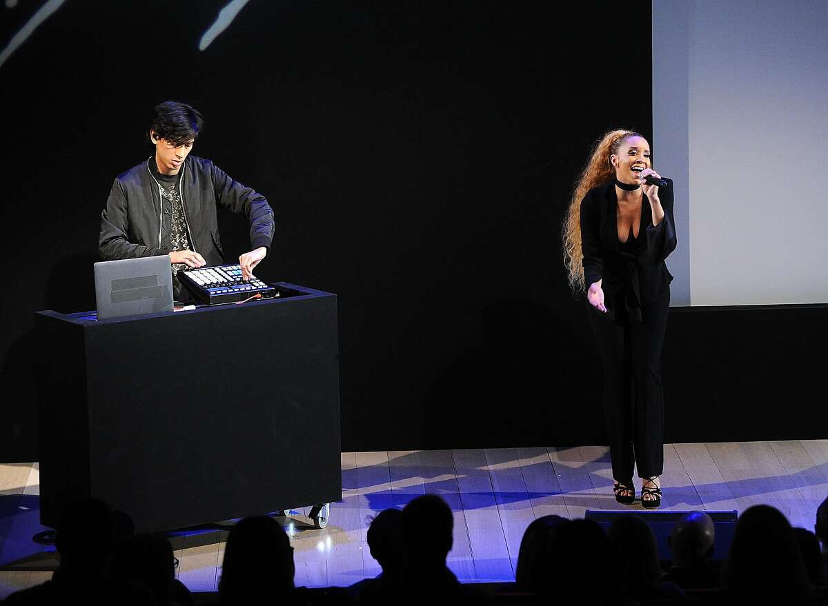 NEW YORK, NY - MAY 02: Singer Jillian Hervey and Lucas Goodman of the group Lion Babe perform at the 2016 New York Times' NewFronts Presentation at The Times Center on May 2, 2016 in New York City. (Photo by Brad Barket/Getty Images)