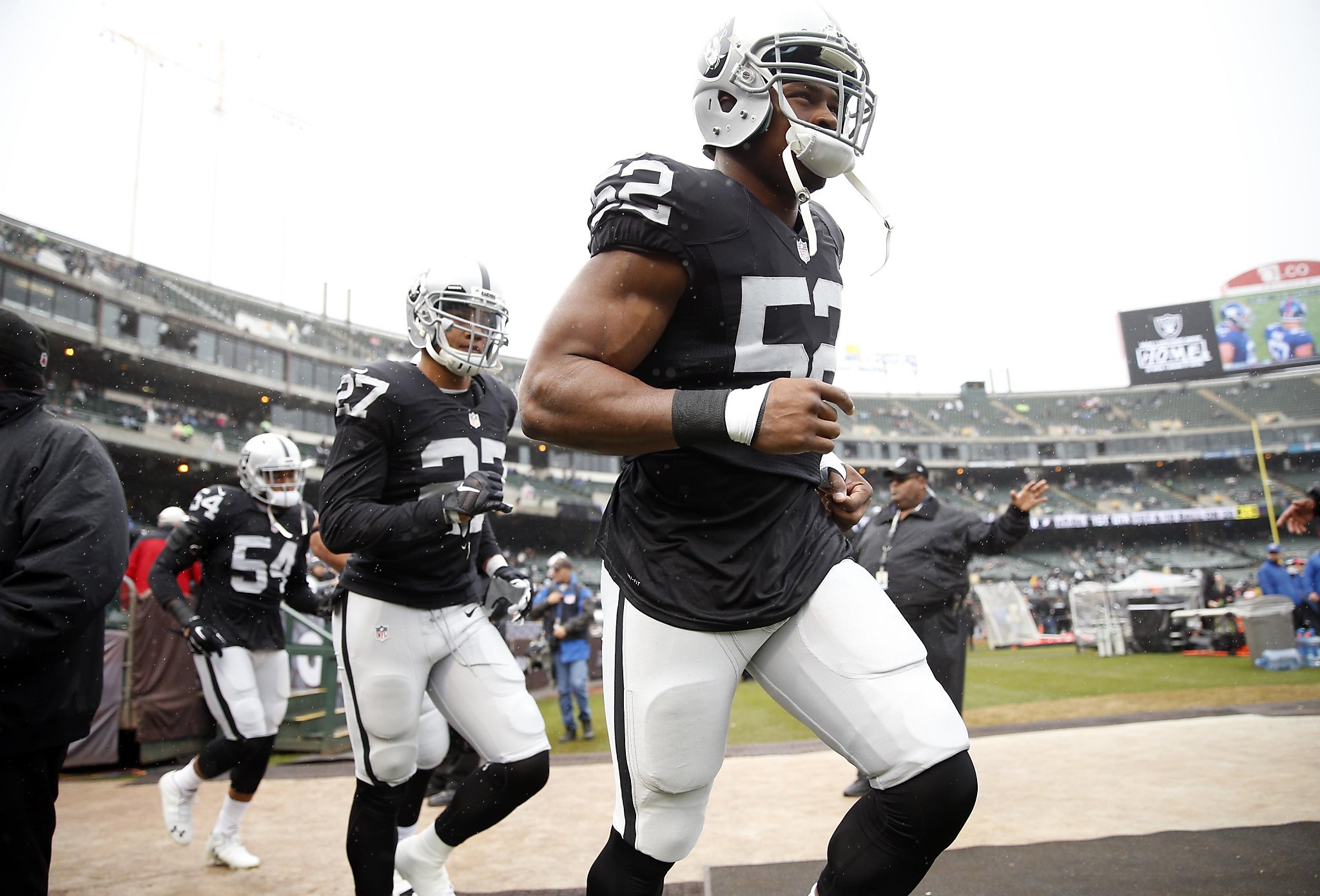 Khalil Mack leads Raiders’ sack attack