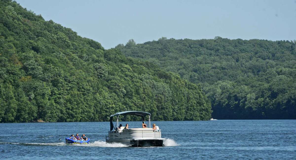 Lake Lillinonah looks to manage invasive plants