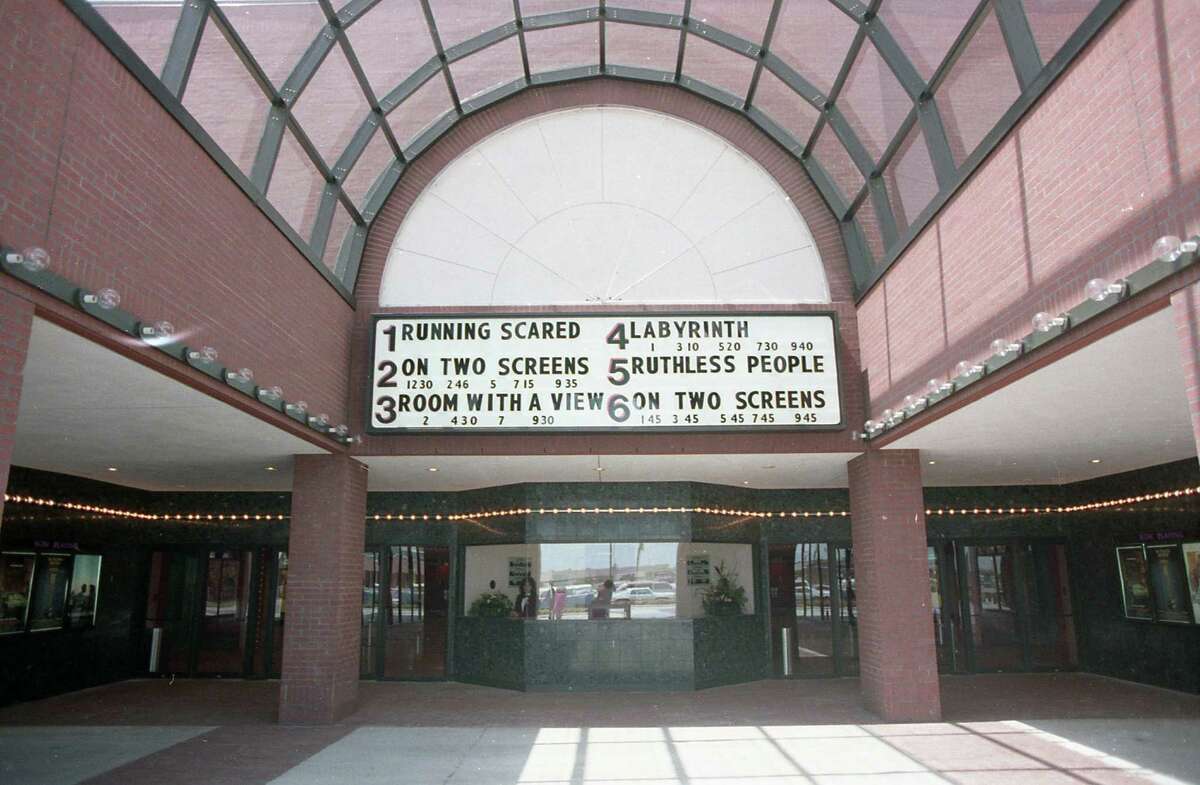 30 years ago Dueling blimps, all stars arrive, Elissa in NYC