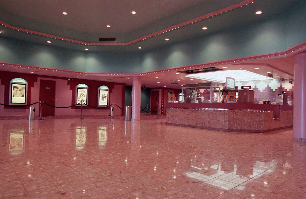 30 years ago Dueling blimps, all stars arrive, Elissa in NYC