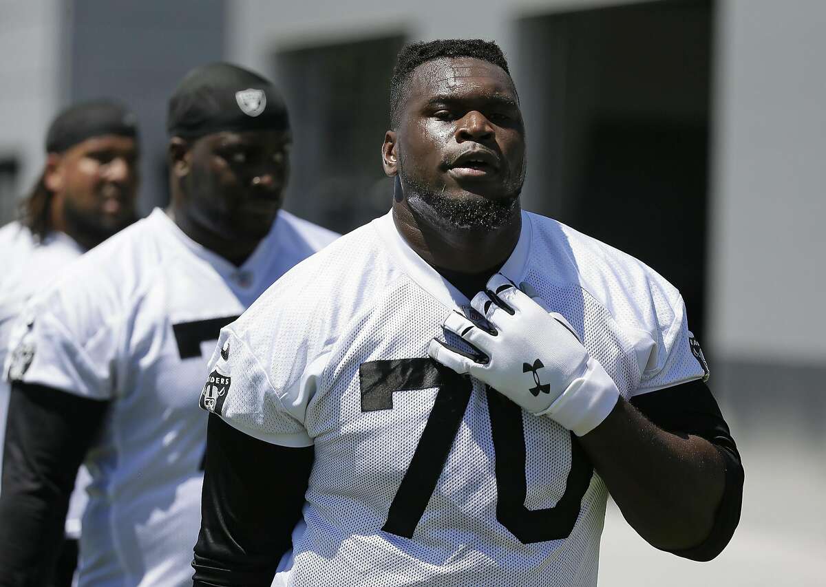 Raiders rookie tight end Clive Walford makes camp debut