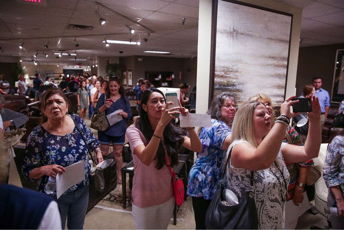 Joanna Gaines greets throngs of fans at Star Furniture in Katy
