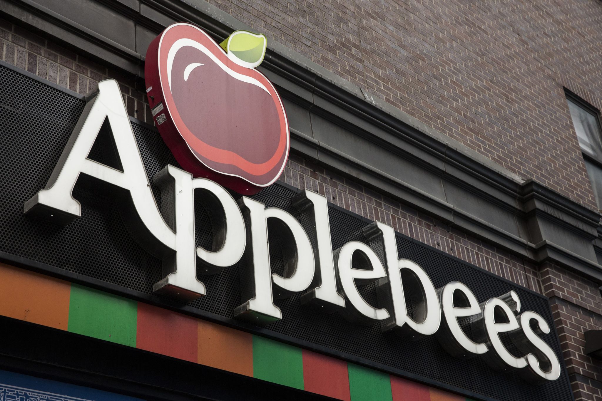 Southeast Texas only Applebee s closes its doors