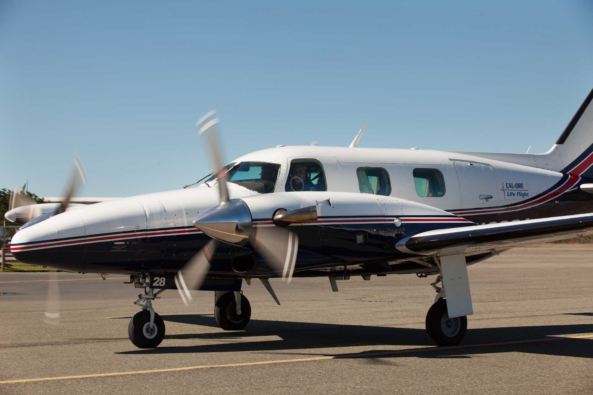 Oakland-bound medical plane crashes — 4 killed