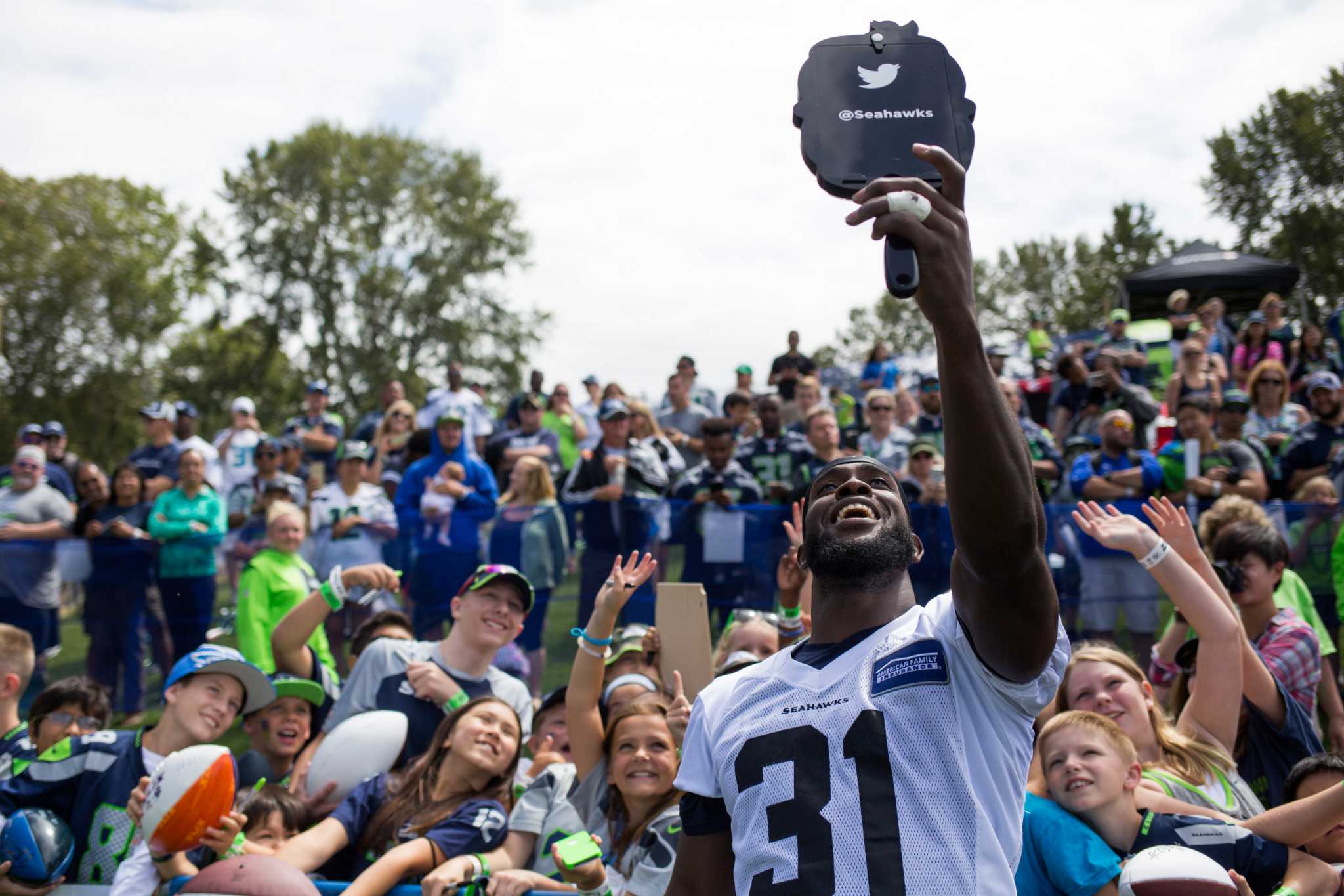 Seahawks safety Kam Chancellor appears to announce retirement via cryptic  tweet