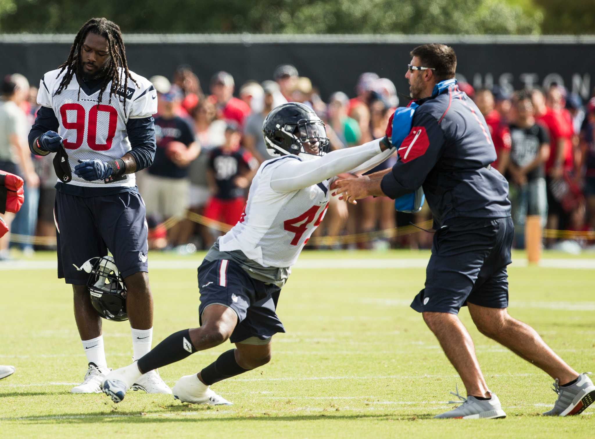 Texans assistant Mike Vrabel to interview for Rams' head coaching job