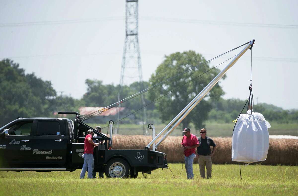 At least 16 dead in hot air balloon crash in Central Texas 
