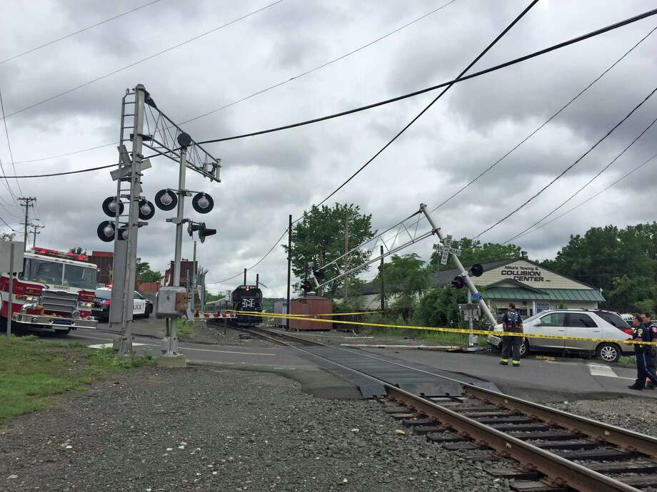 Car slams into Danbury train crossing NewsTimes