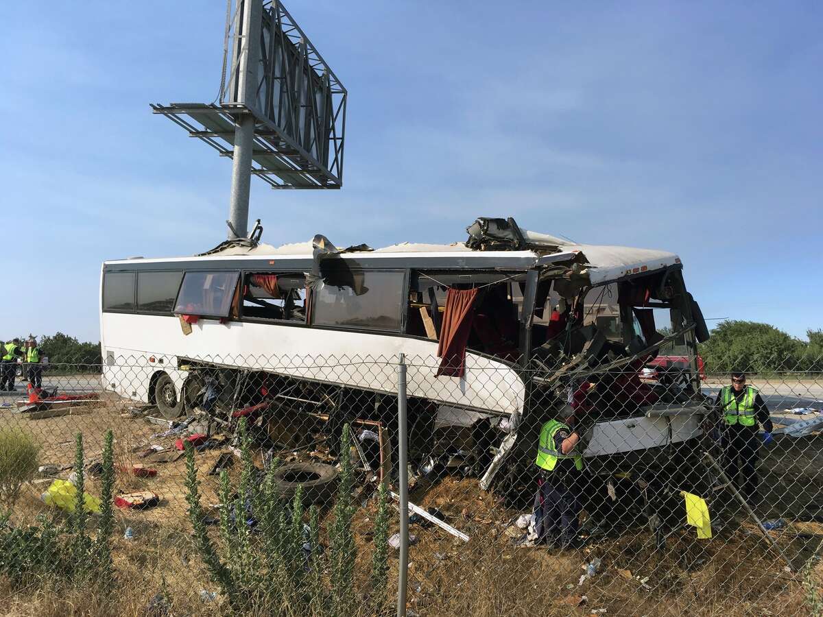 5 killed, several injured in charter bus crash near Merced