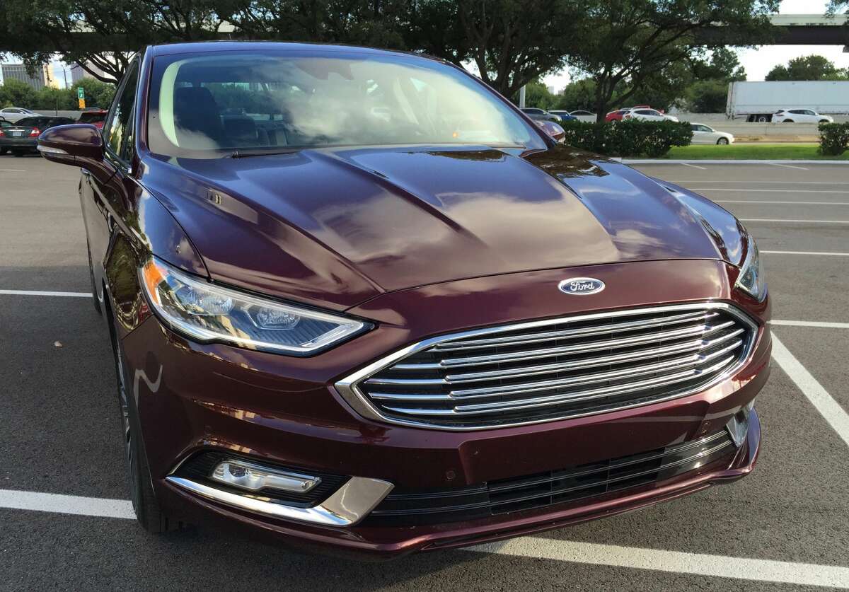 Review 2017 Ford Fusion Hybrid Titanium