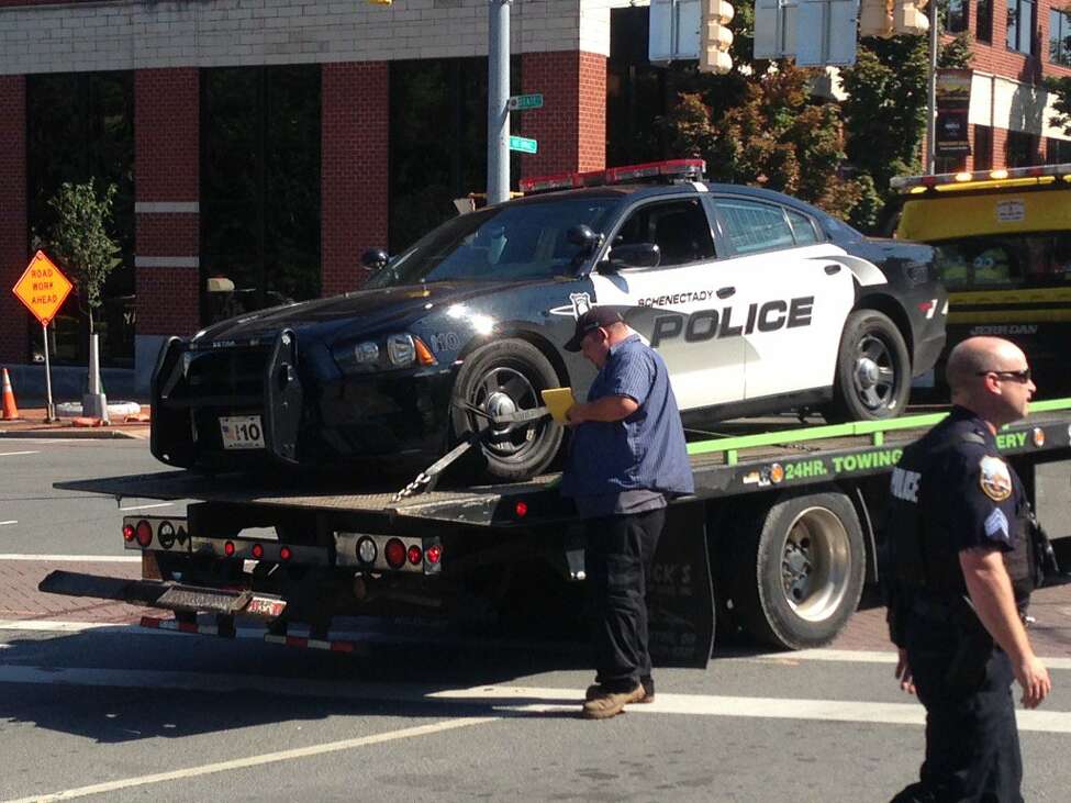 Schenectady police officer, motorist injured in crash