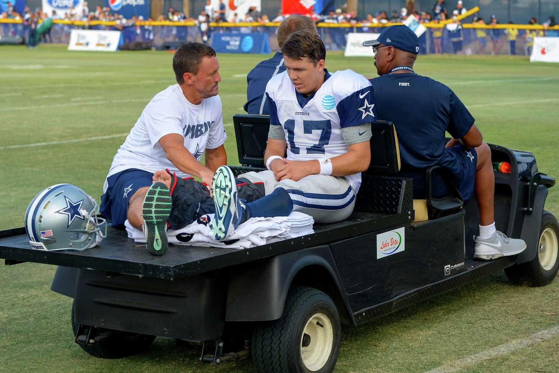 Cowboys frantically looking for back-up options after Kellen Moore injury