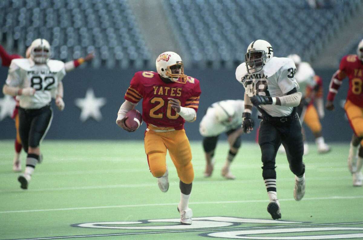 12/21/1985 - Permian Danny Servance (38) tries to catch up to Yates running back Johnny Bailey (20) in the Class 5A state high school football championship between Yates and Odessa Permian at Texas Stadium.