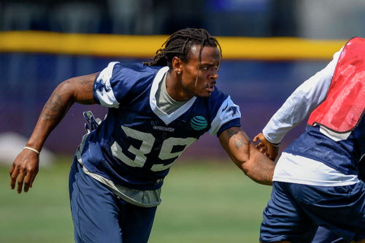 Dallas Cowboys' Brandon Carr makes sacrifices on and off the field