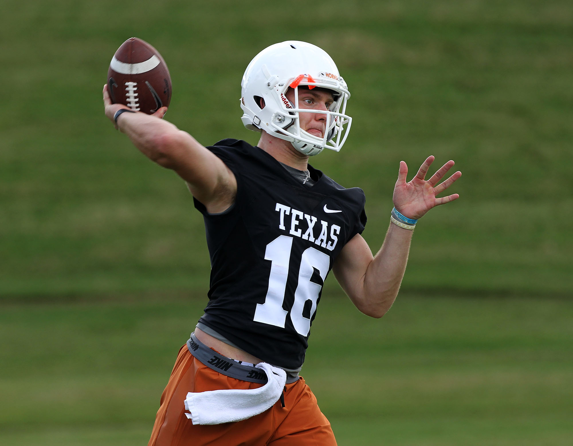 Freshman QB Shane Buechele starts for Texas against Notre Dame