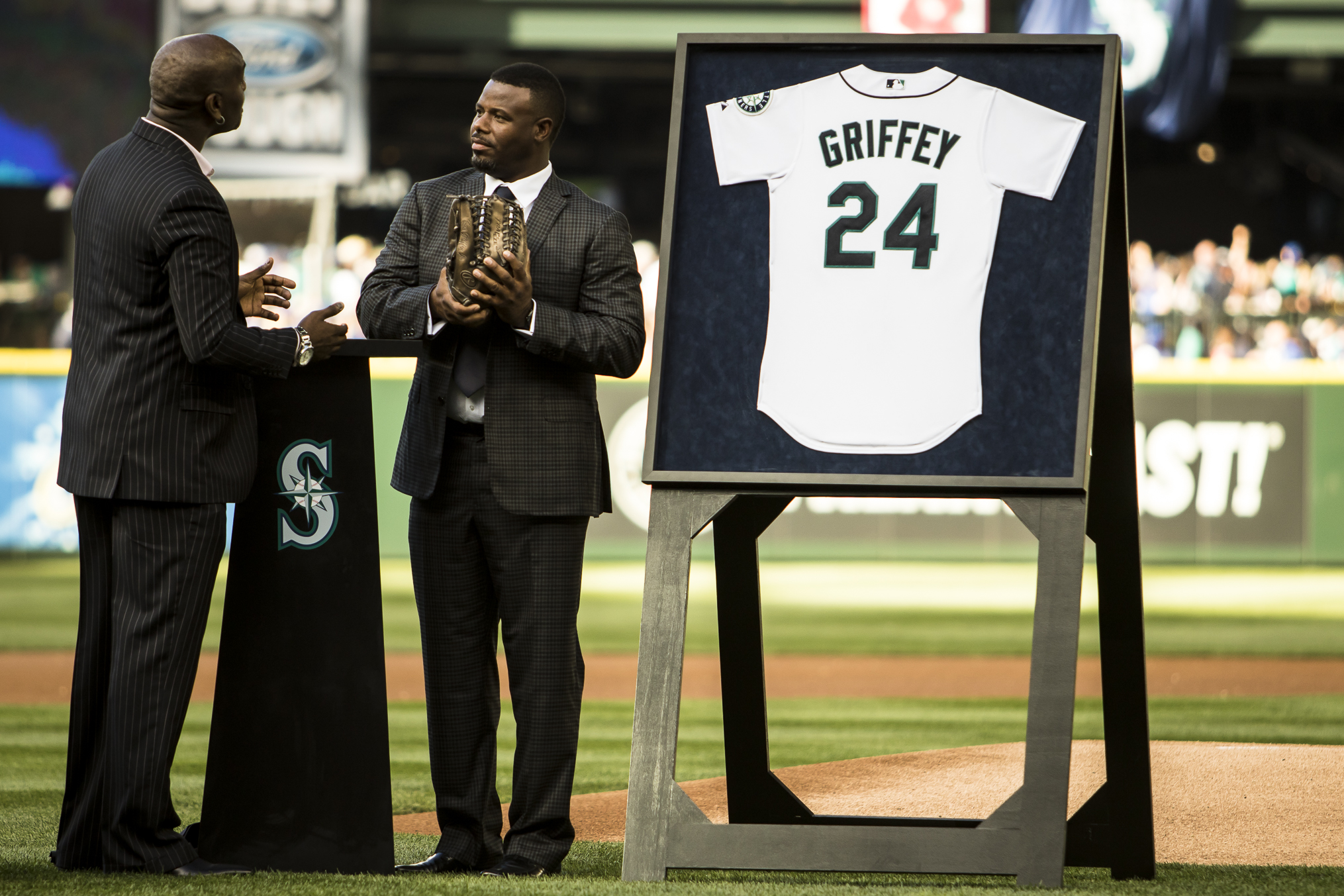 Classic Mariners Games: Mariners Retire Ken Griffey Jr.'s Number 24, by  Mariners PR