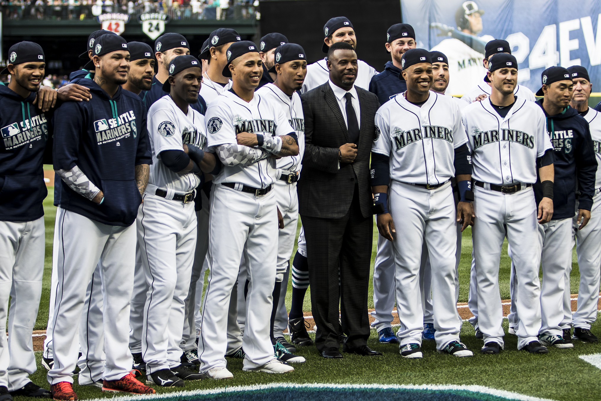 Should Robinson Cano be allowed to wear Ken Griffey Jr.'s No. 24 in  Seattle? No way