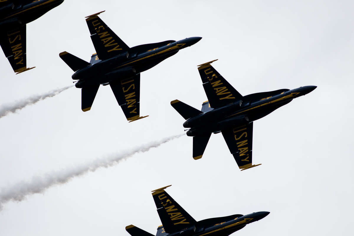 The U.S. Navy Blue Angels fly in formation over Lake Washington for Seafair on Saturday, Aug. 6, 2016. (Lacey Young, seattlepi.com)