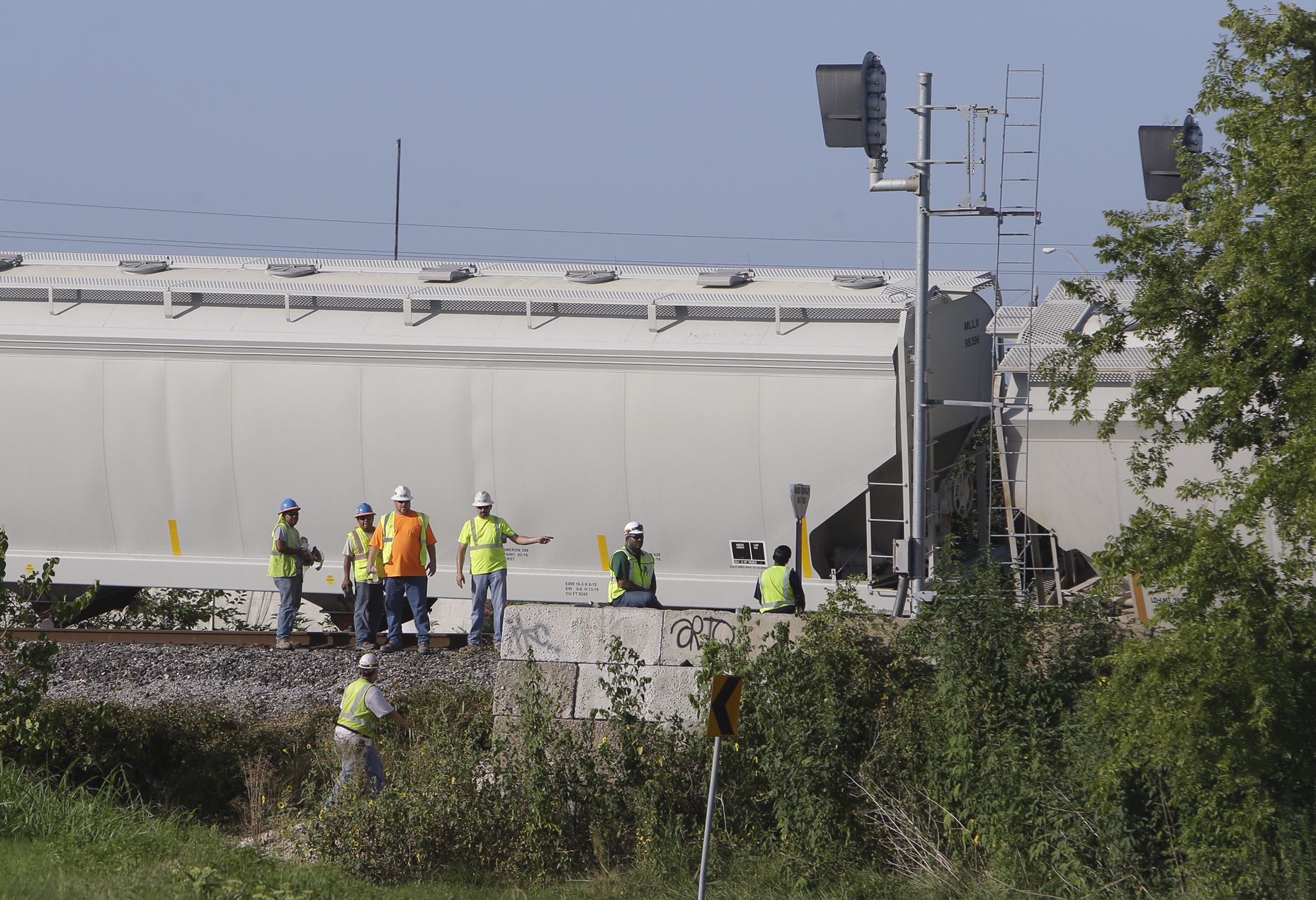 Train derails near Houston Ship Channel