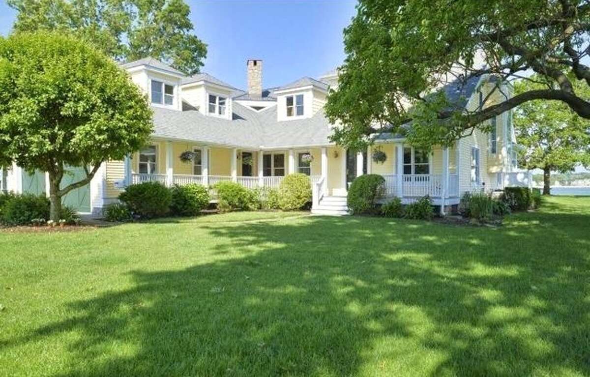 9 Sylvester Ct, Norwalk, CT 06855 Pre-forclosure Foreclosure estimate: $2.83M 5 beds 5 baths 4,124 sqft Features: Waterfront views, wrap-around porch, boat dock, walking distance to Shore & Country club with tennis, pool, marina and restaurant View full listing on Zillow