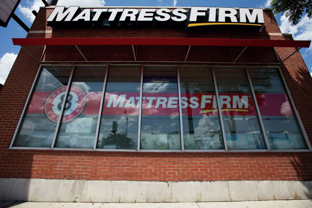 A Mattress Firm storefront on West Roosevelt Rd. and South Canal St. on Thursday, July 14, 2016, in Chicago. (Brandon Chew/Chicago Tribune/TNS)