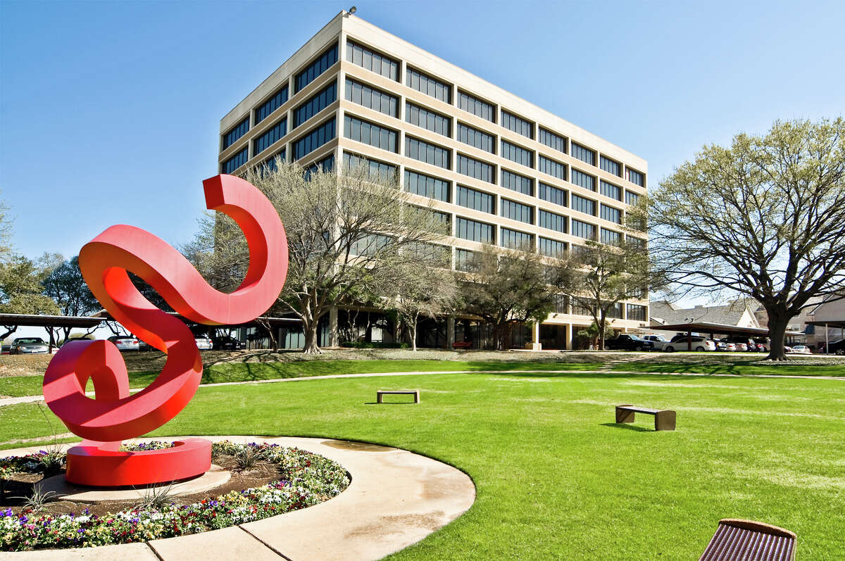 Hartman Income REIT sells Dallas office building to church