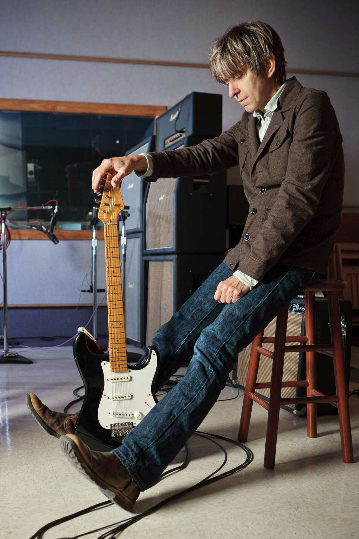 Eric Johnson sets clean, clear tone for the future of guitars