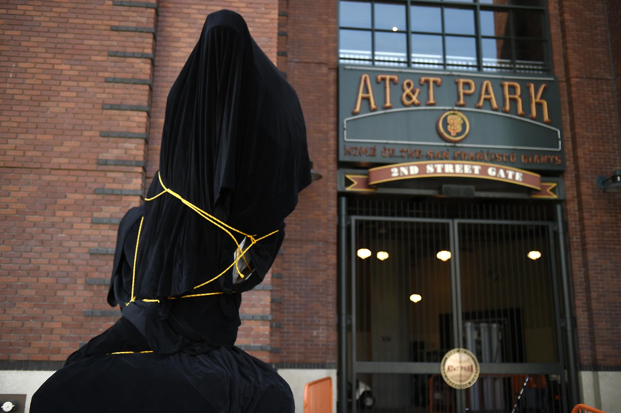 Gaylord Perry surprises fans at AT&T Park statue dedication – The