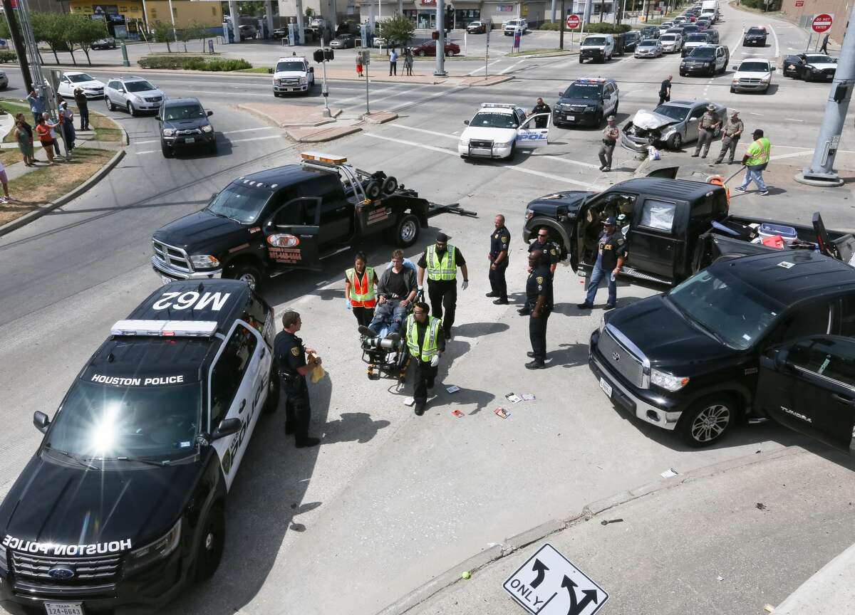 Highspeed chase ends in major crash in North Houston