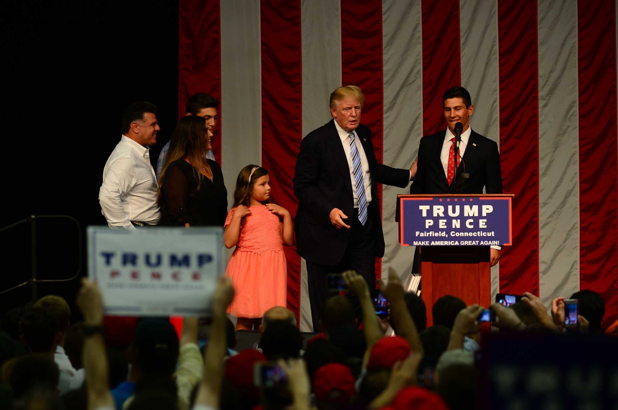 Trump turns up the heat at Fairfield rally