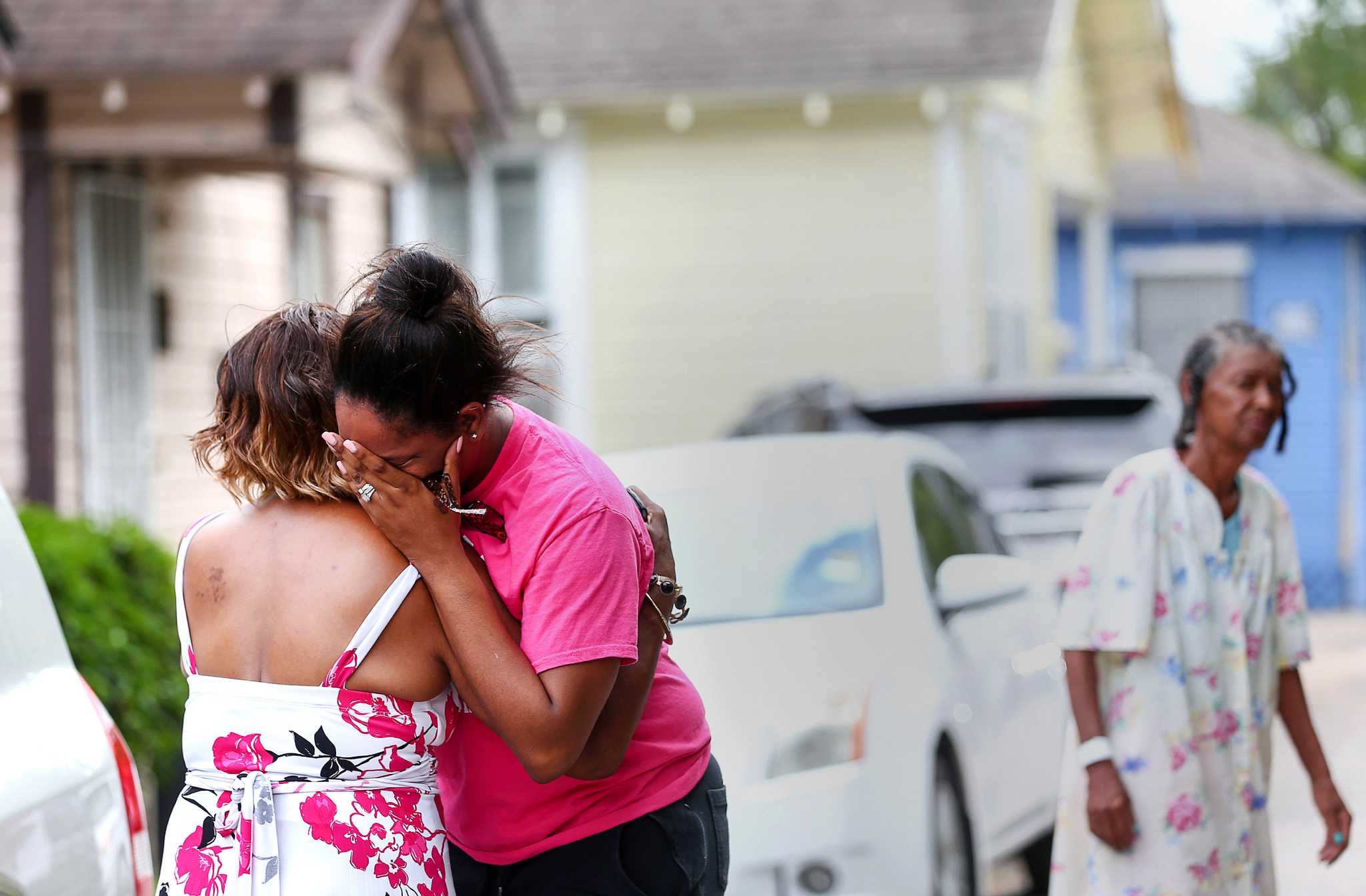 Prosecutors: Children struggled as mom drowned them in tub